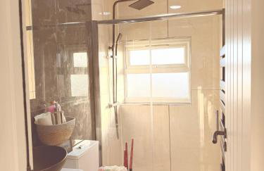 Cozy Escape Garden Flat - Photo 15