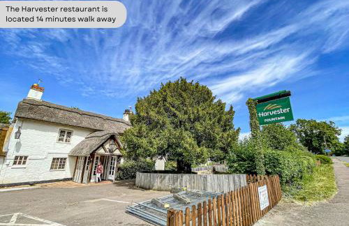 Shenley House - Close to City Centre - Driveway Parking, Self-Check-In, Workspace, Fast WiFi and Smart TV by Yoko Property - Foto 29