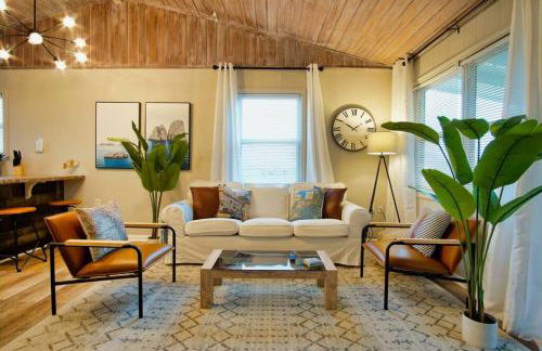 Serenity Sol ※ Surfside Charmer Near Beach & Jetty - Foto 1