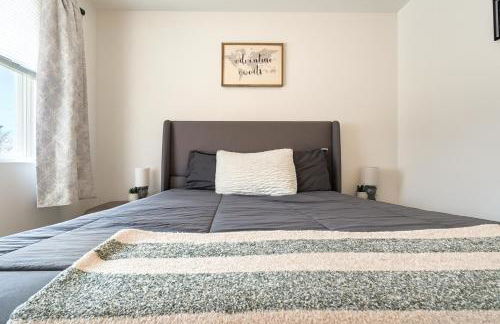 Chic 2BR Retreat Near OHare Free Parking - Foto 18
