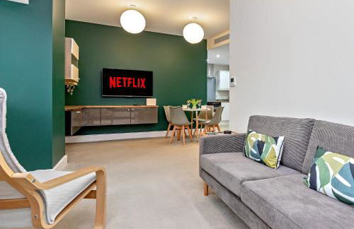 PRIME CITY CENTRE MK STAY, Stylish Spacious Apartment, AIR CONDITIONG, Two bathrooms, FREE GATED ALLOCATED PARKING & Lift access - Foto 36