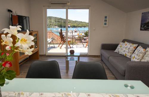 Kaprije apartmani Tina i Ena - Foto 23