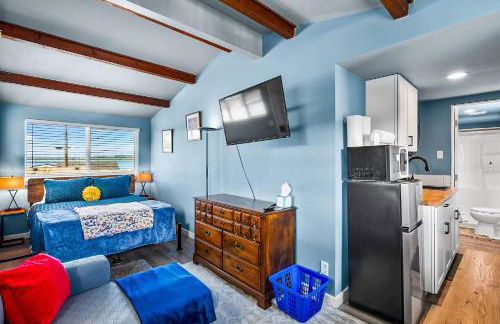 2nd Floor Studio #4 with Ocean View and Covered Deck - Foto 6