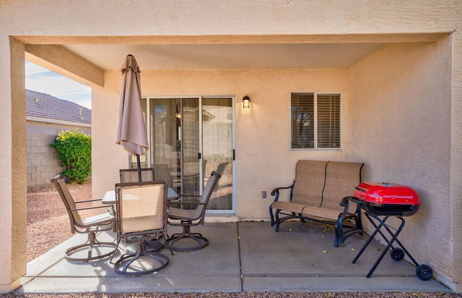 Cozy Hidden Gem - 3BR - 1Den w Backyard - Foto 20