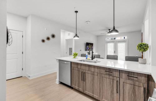 Peaceful 2BR by the Bay Pool and Coastal Vibes - Foto 30