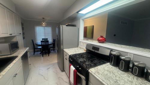 Suburban Retreat 15 Mins to Downtown Detroit - Foto 5