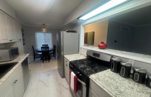 Suburban Retreat 15 Mins to Downtown Detroit - Foto 5