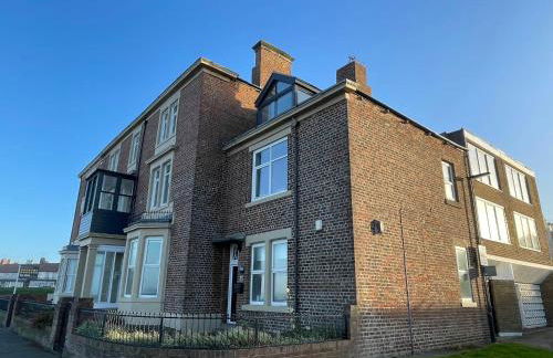 The Beach Front Apartment, Amazing Frontline Sea Views - Foto 44