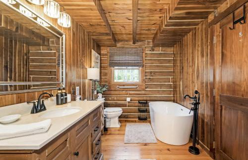 3BR Luxury Log Cabin Near Franklin - Foto 2