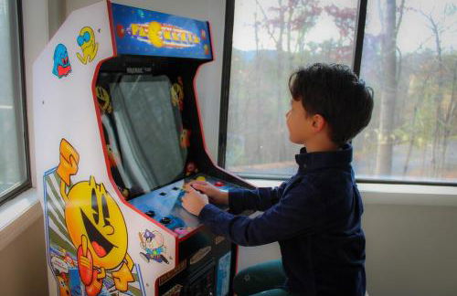 Resort Getaway - Golf, BMX trail, Hot Tub & Arcade! - Foto 69