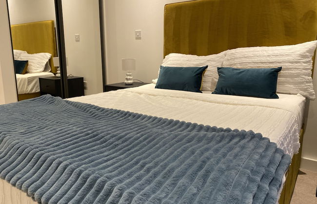 Cosy Stunning two Bed Apartment With Balcony - Foto 5