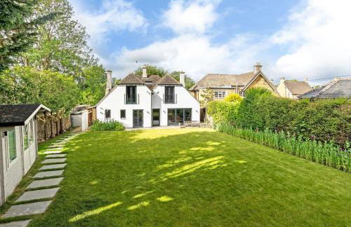 Stunning 5 Bed in the Centre of Bourton! - Photo 64