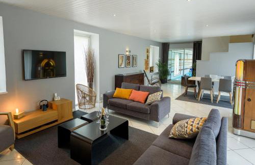 Peaceful Holiday Home in Plouguin with Indoor Pool - Foto 2