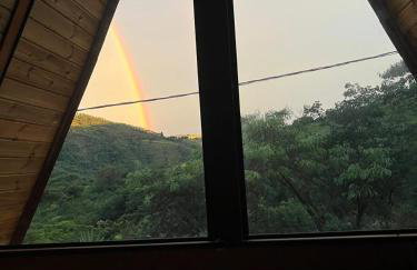 Chalé romântico com hidro, lareira e churrasqueira na Serra - Foto 35