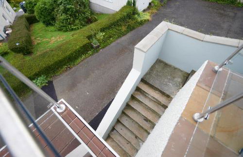 Lloret, Contemporary Retreat with Hot Tub & Waterside Views - Photo 28