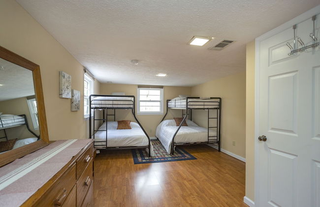 Grand Dream Vacation Home in Nashville 7+ beds! - Photo 10