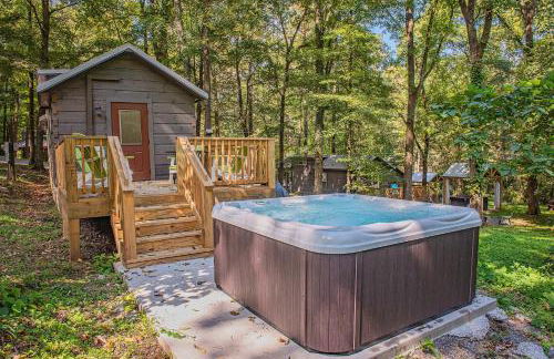 Tiny Cabin Village Private Hot Tub Lynda Cabin - Foto 1
