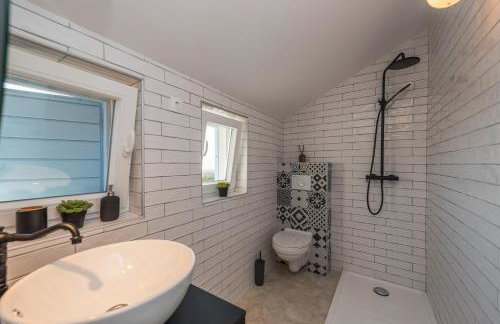 Stone Villa Cara d Oro - Heated Infinity Pool & Views - Photo 45