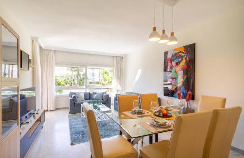MARBELLA BANUS SUITES - Banús Playa Rocío - 3BR - 3BA - Direct Beach & Sea Access Complex - Outdoor Terrace w Garden Views - Pool - 3 Min Walk to Puerto Banús & Corte Ing Luxury Shopping - Ideal for Families - Foto 18