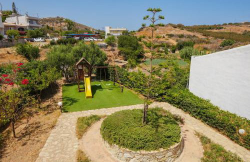Family seaside Kladissos Villa with private heated pool! - Photo 48