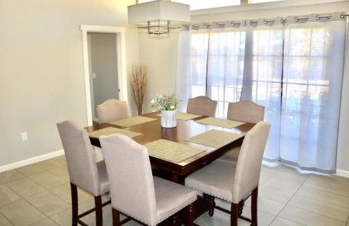 Modern Mini Golf Oasis - Foto 14