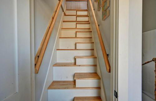 Swift Landing Steps from River & Local Hotspots - Foto 47