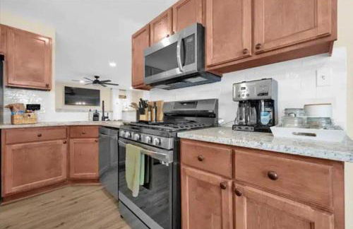 Family Home w FirePit GameRm Patio BbqGrill - Foto 44