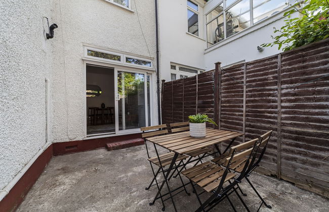 The Neasden Villas - Photo 31