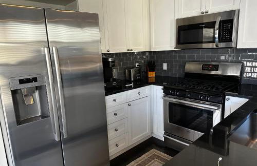 Best Location, Walk Anywhere - Photo 18