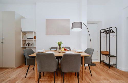 Homely Berlin - Familien & Gruppen, Eigener Eingang, Top Anbindung - Foto 2