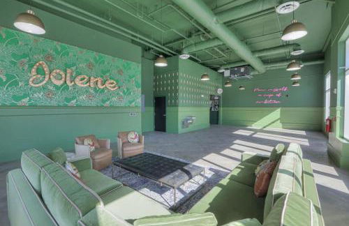 Here You Come Again by Stay Local Nashville - Foto 45