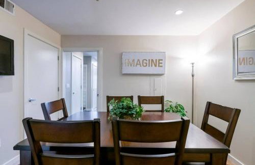 Modern 2BR Downtown San Jose Condo Walkable - Foto 23