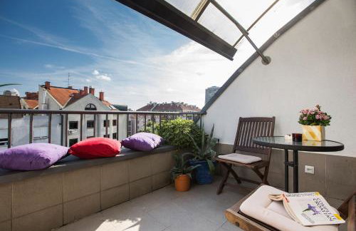 Penthouse apartment with private parking - Photo 4