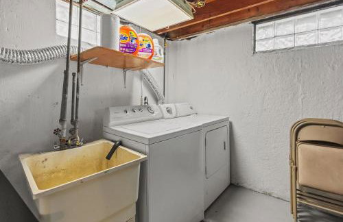 Game House in Royal Oak with Tiki Hut Dog Friendly - Foto 44