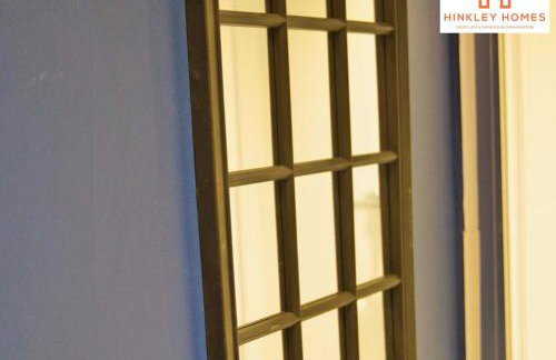 Centrally Tucked Away Private 4bed - Free parking! By Hinkley Homes Short Lets & Serviced Accommodation - Foto 14