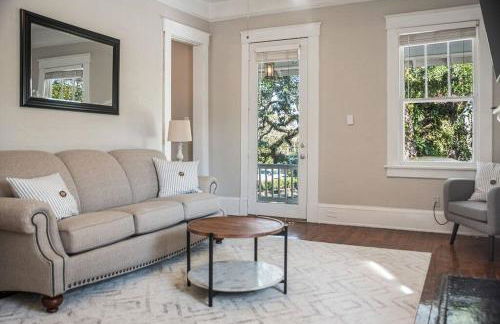 Old Dauphin Way Historic Home - Unit 2 - Photo 3