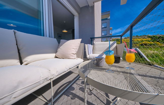 Luxury Seaside Apartment by Litto - Photo 43