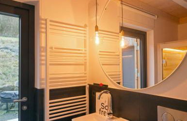 Modernes, ökologisches Design Ferienhaus in der Eifel Vulkaneifel I 2 Schlafzimmer, Sauna, Yoga & Kaminofen, schnelles WLAN & Arbeitsplatz - Foto 10