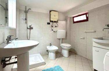 VISTA MARE Su tre piani con giardino - Foto 29