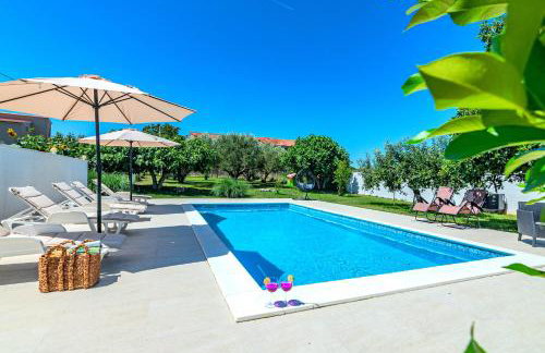 Villa Kutija with heated pool - Foto 18