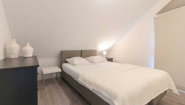 Stylish Holiday Home with Fireplace near Oosterschelde - Foto 3, Habitación