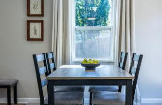 Disconnect From The City In This Outdoorsy Getaway - Foto 15