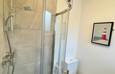 Modern Coastal Retreat, 5-Bedroom, 4-Bathroom Home, with Parking in Portsoy - Foto 20