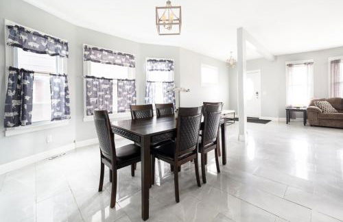 Large-Group Ready 8BR Home Near Niagara Falls & Casino - Foto 28