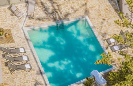 Nopi Exclusive Villa, A Sunlit Retreat by MindYourVilla - Foto 4