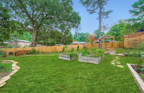 Elegant & Spacious Family Gem with Games, Office, Yard - Foto 24