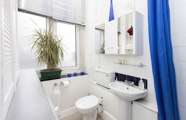 Leicester Square Atmosphere - Photo 19