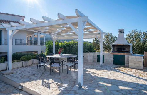 Family Villa Portes with panoramic view! - Foto 3