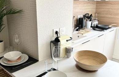 Modern 1 Bdr + Balcony + Free Parking + AC + Pool - Foto 15