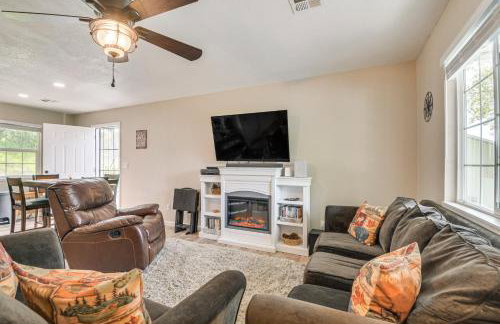 Coulterville Home with Gazebo Near Lakes and Hiking! - Foto 1